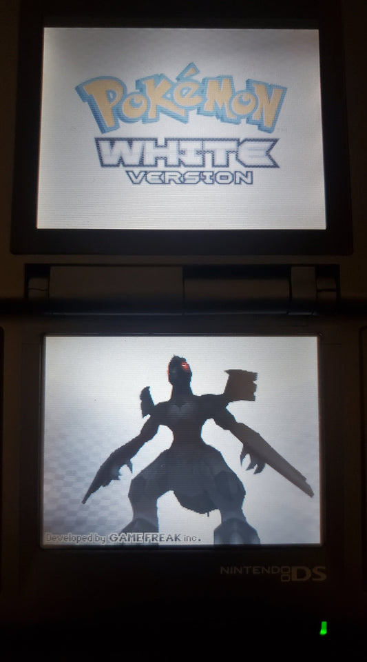 Pokemon White Version 1 NDS Video Game Cartridge Nintendo DS 2011